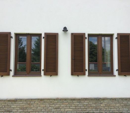 Holzfensterläden